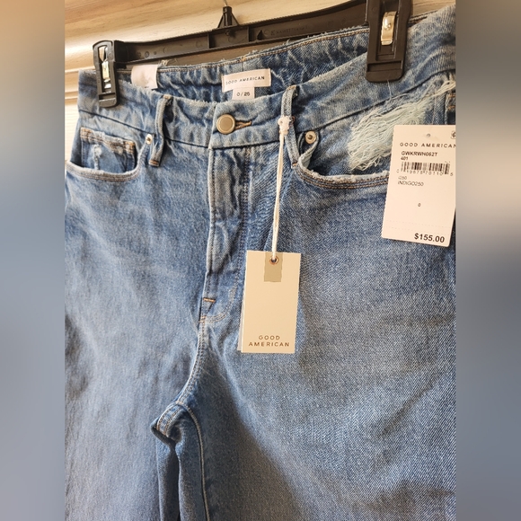 Good American Over-Sizes Distressed Jean - Picture 8 of 12